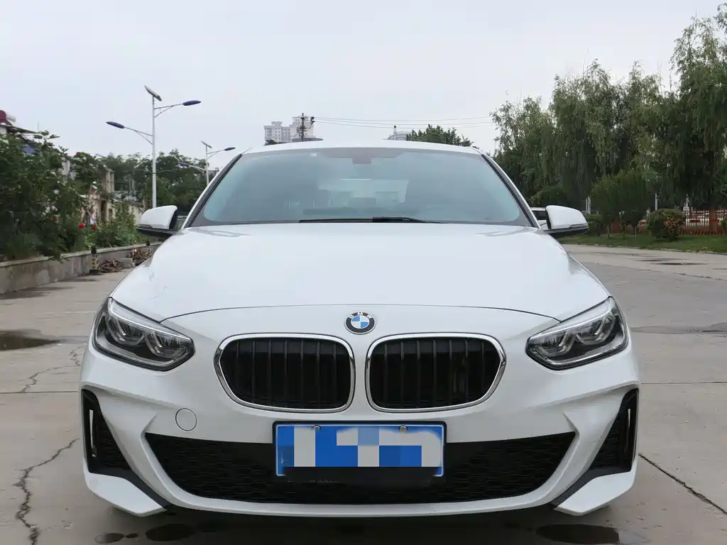 BMW 1 Series 2021 — фото 1