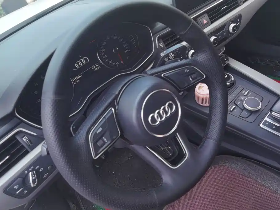 Audi A4L 2018 — фото 15