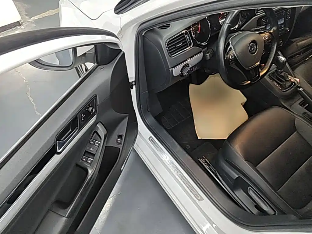 Volkswagen Sagitar 2019 — фото 16