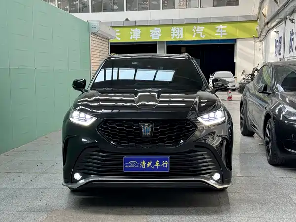 Toyota Crown Kluger 2022