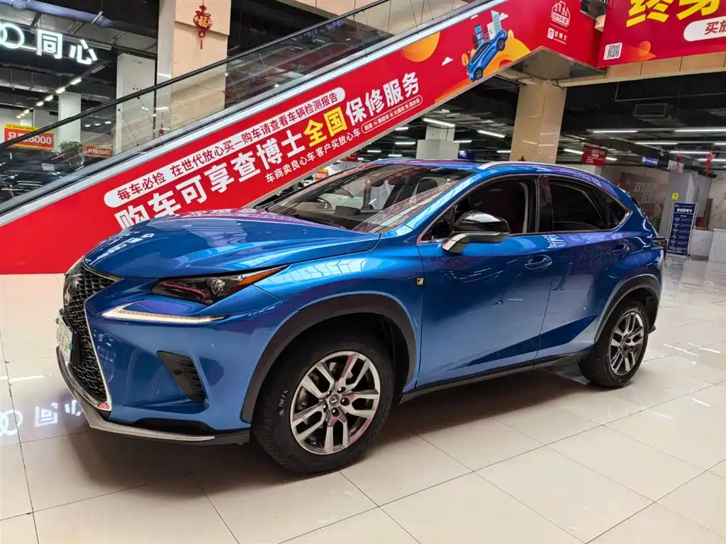 Lexus NX 2017 — фото 1