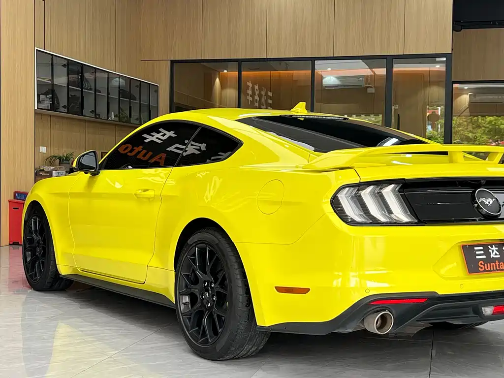 Ford Mustang 2023 — фото 18