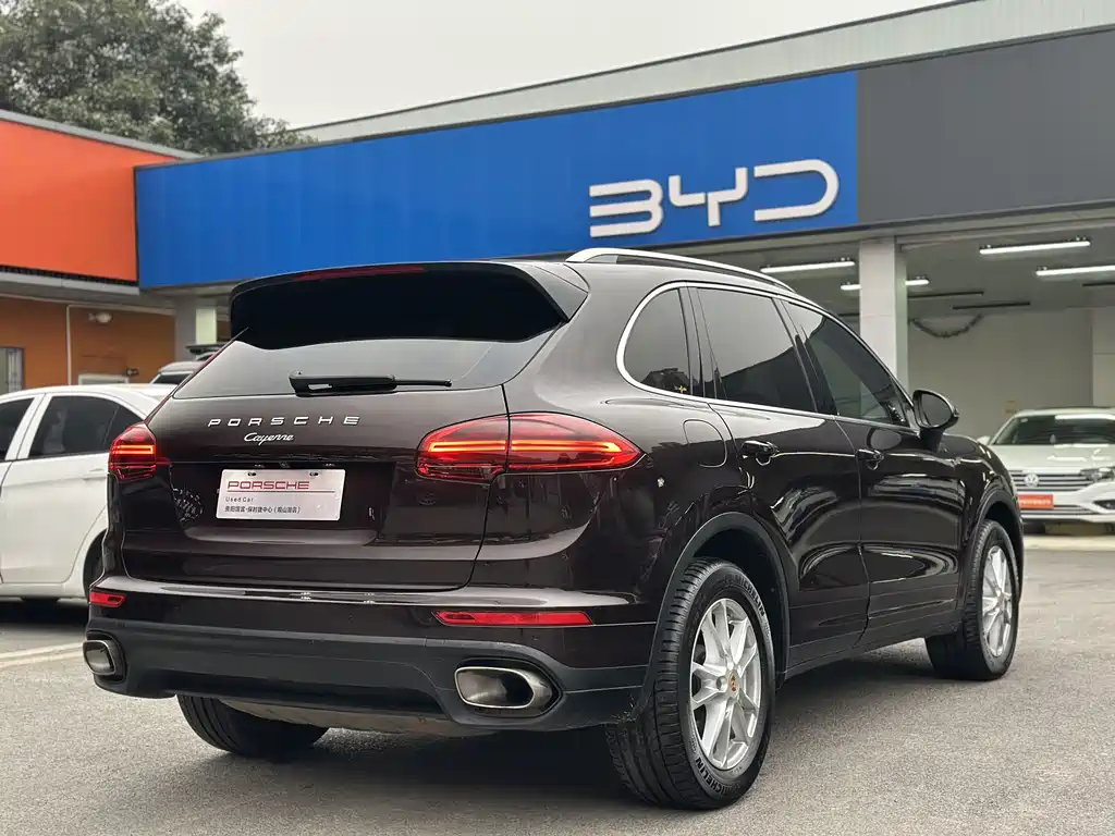Porsche Cayenne 2016 — фото 19