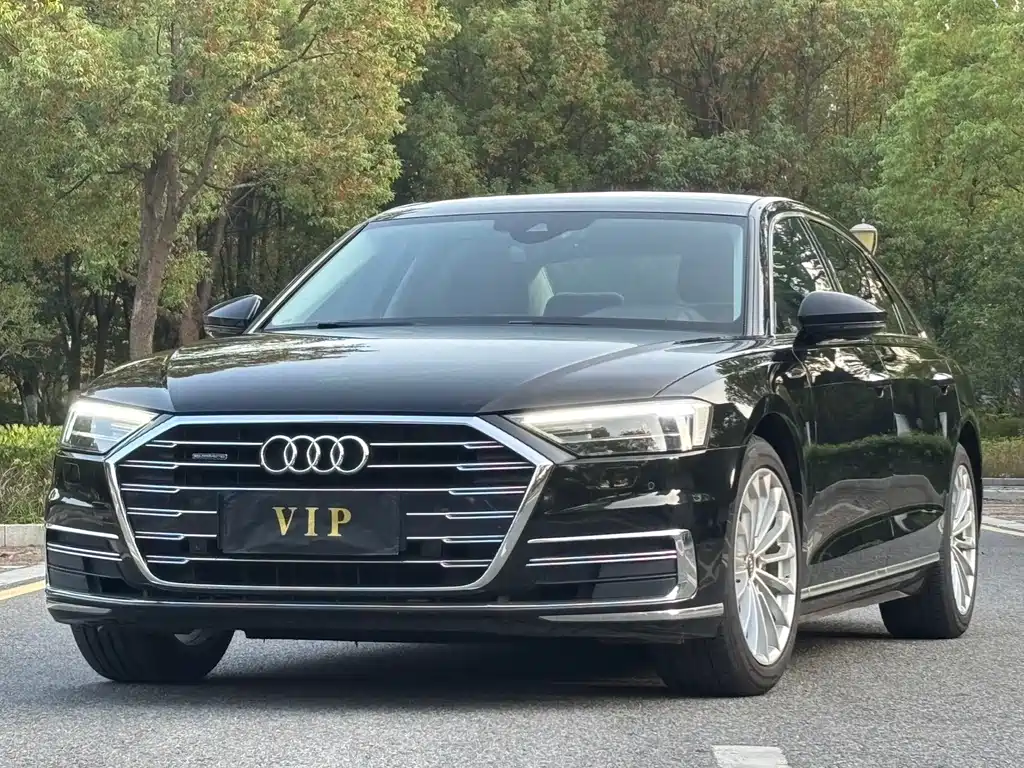Audi A8 2019 — фото 1