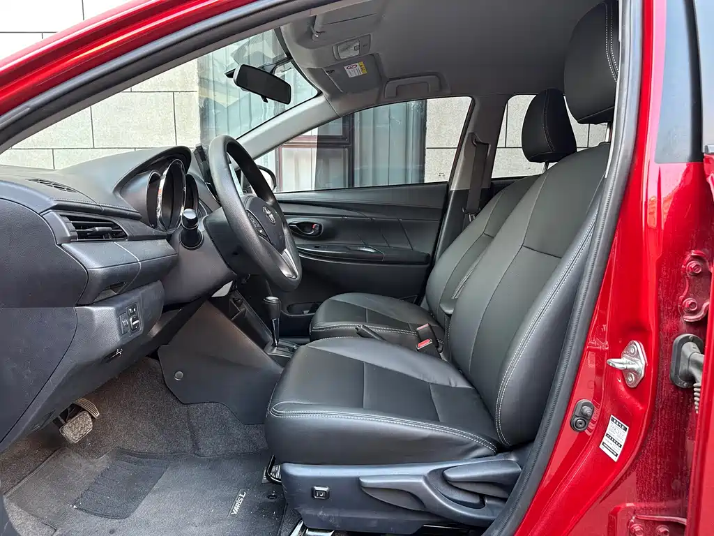 Toyota Yaris L 2022 — фото 19