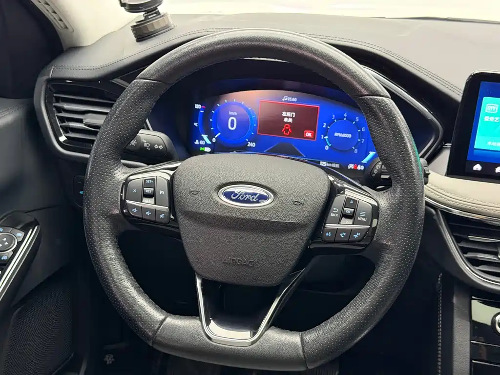 Ford Escape 2020 — фото 17