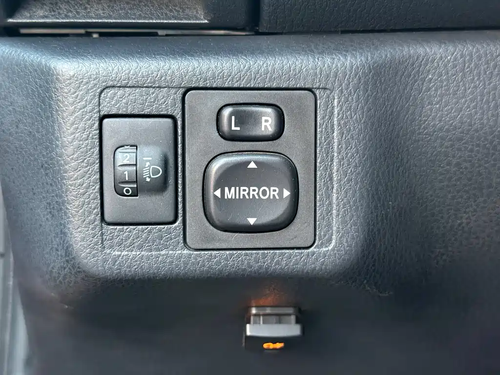 Toyota Yaris L 2022 — фото 16