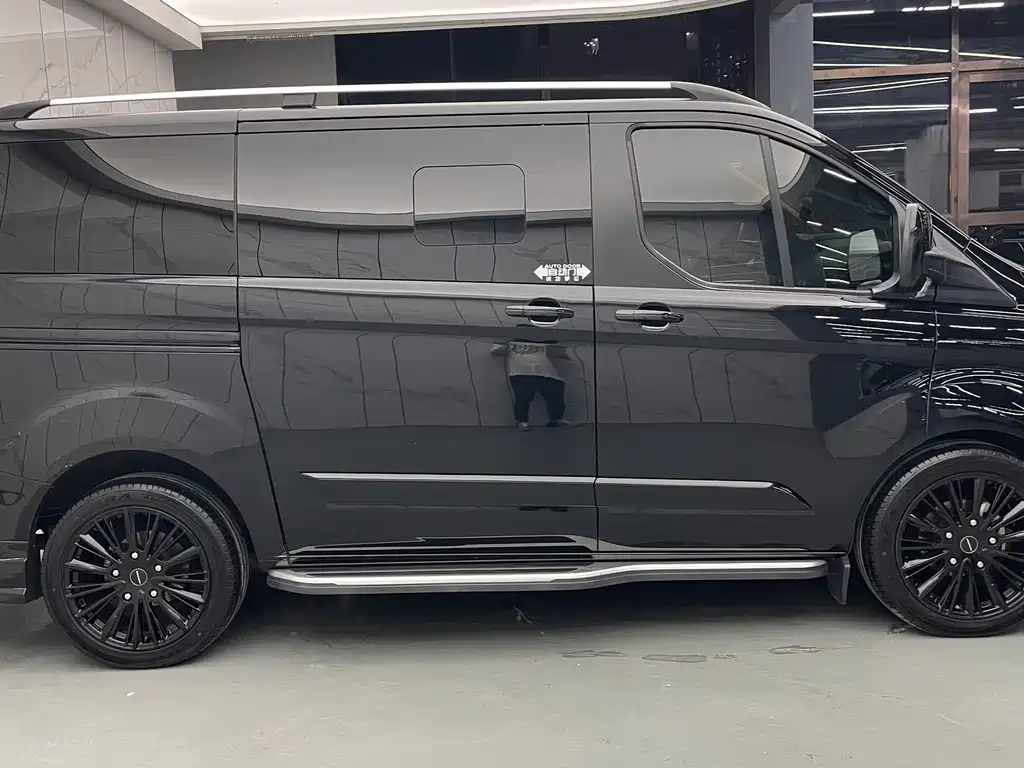 Ford Tourneo 2023 — фото 4