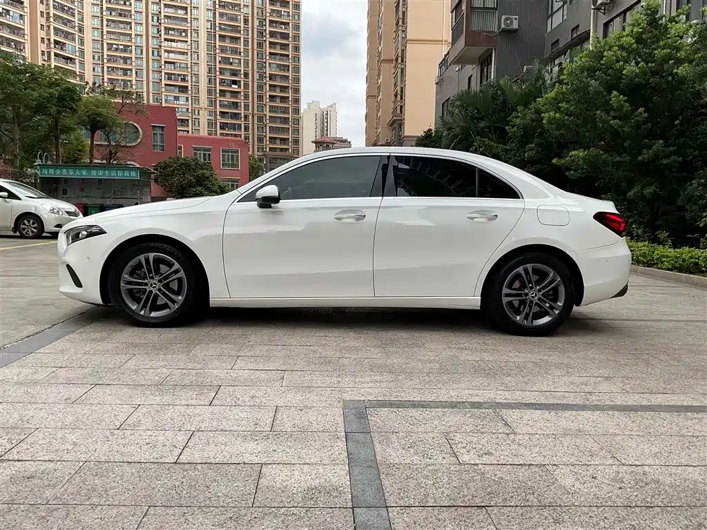 Mercedes-Benz A-Class 2020 — фото 11