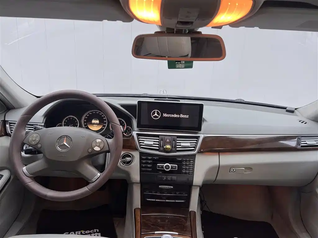 Mercedes-Benz E-Class 2012 — фото 14