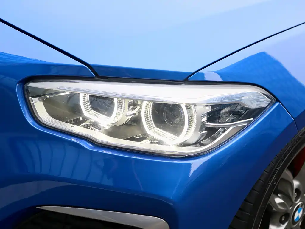 BMW 1 Series 2017 — фото 12