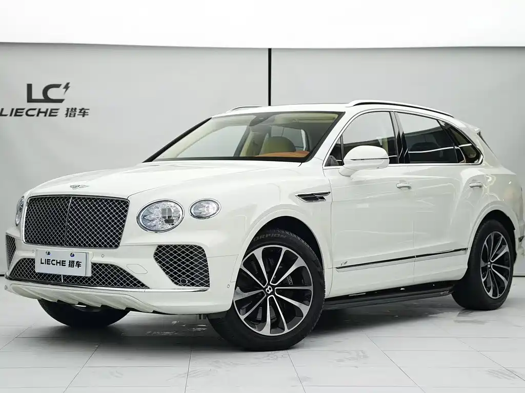 Bentley Bentayga 2021 — фото 1