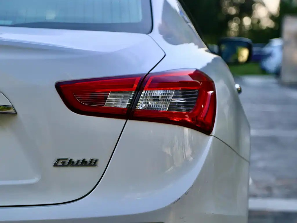 Maserati Ghibli 2015 — фото 14