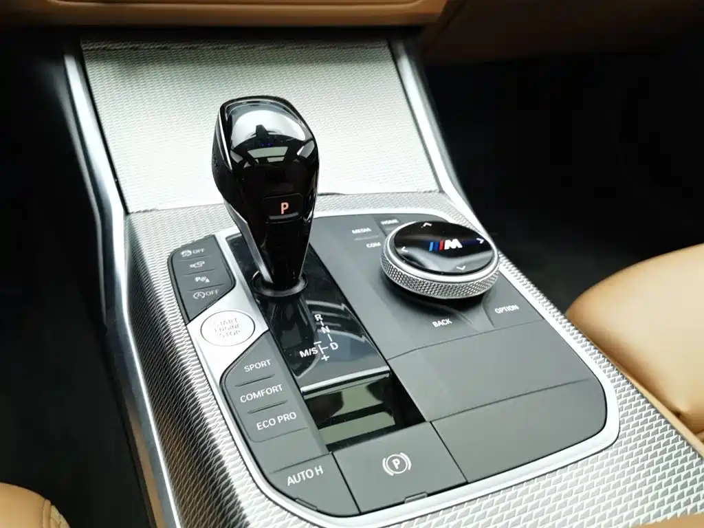 BMW 3 Series 2019 — фото 13