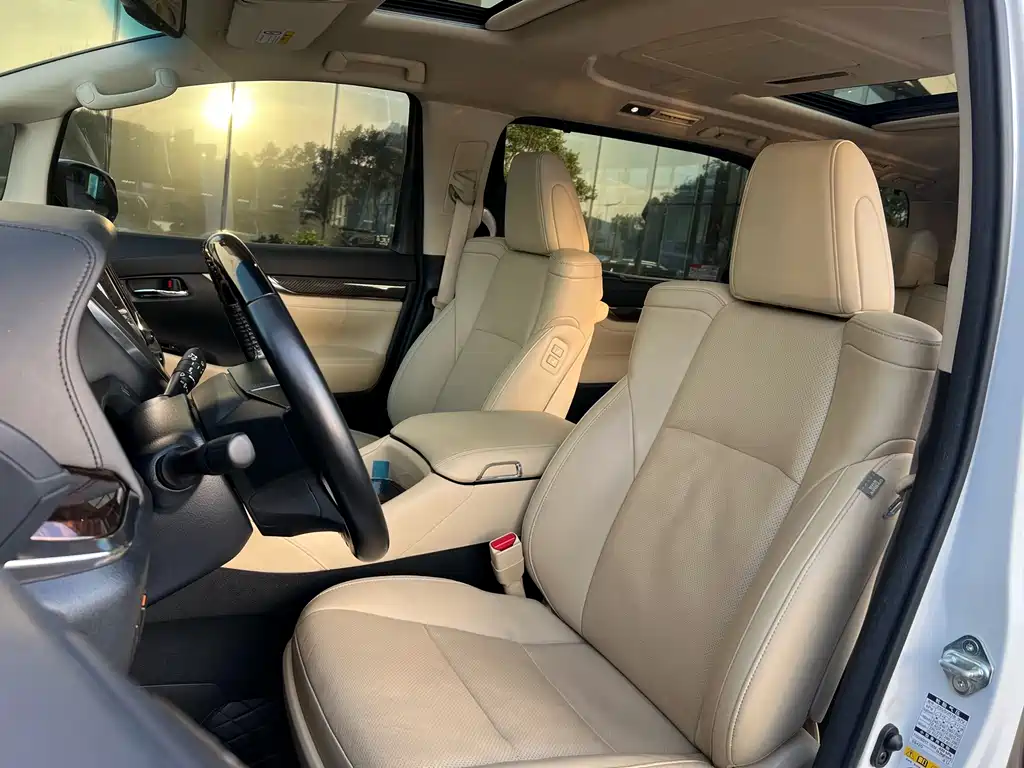 Toyota Alphard 2018 — фото 5