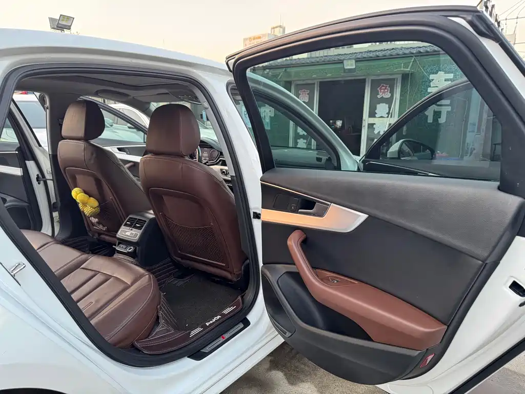 Audi A4L 2019
