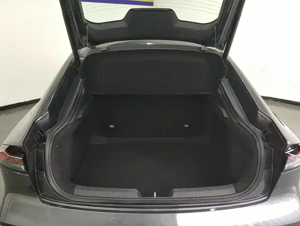 Changan UNI-V 2025