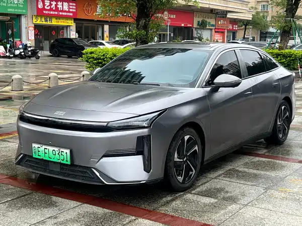 Geely Galaxy L6 2024