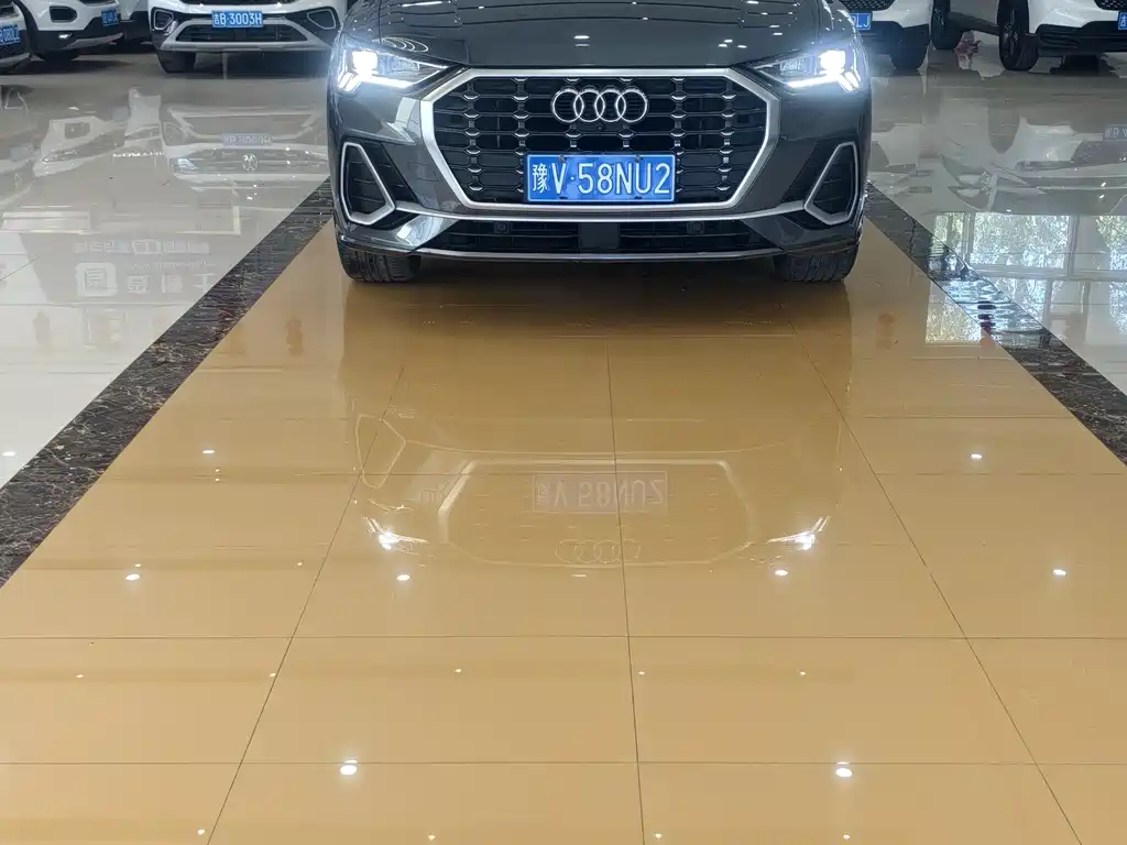 Audi Q3 2022 — фото 3