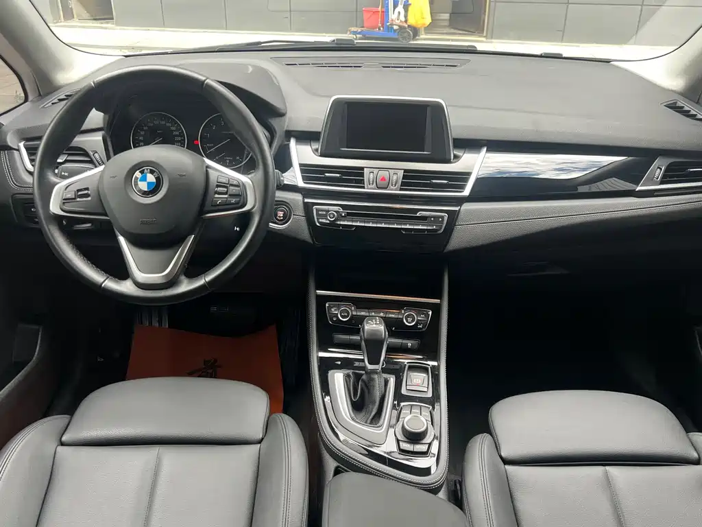 BMW 2 Series Active Tourer 2018 — фото 8