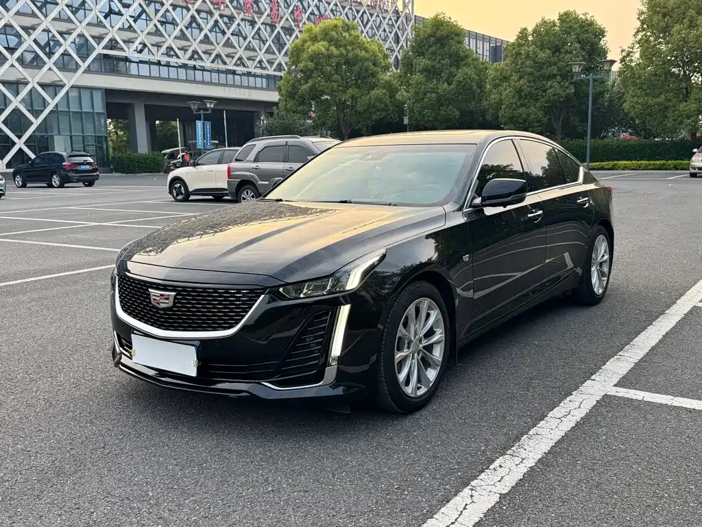Cadillac CT5 2023 — фото 1