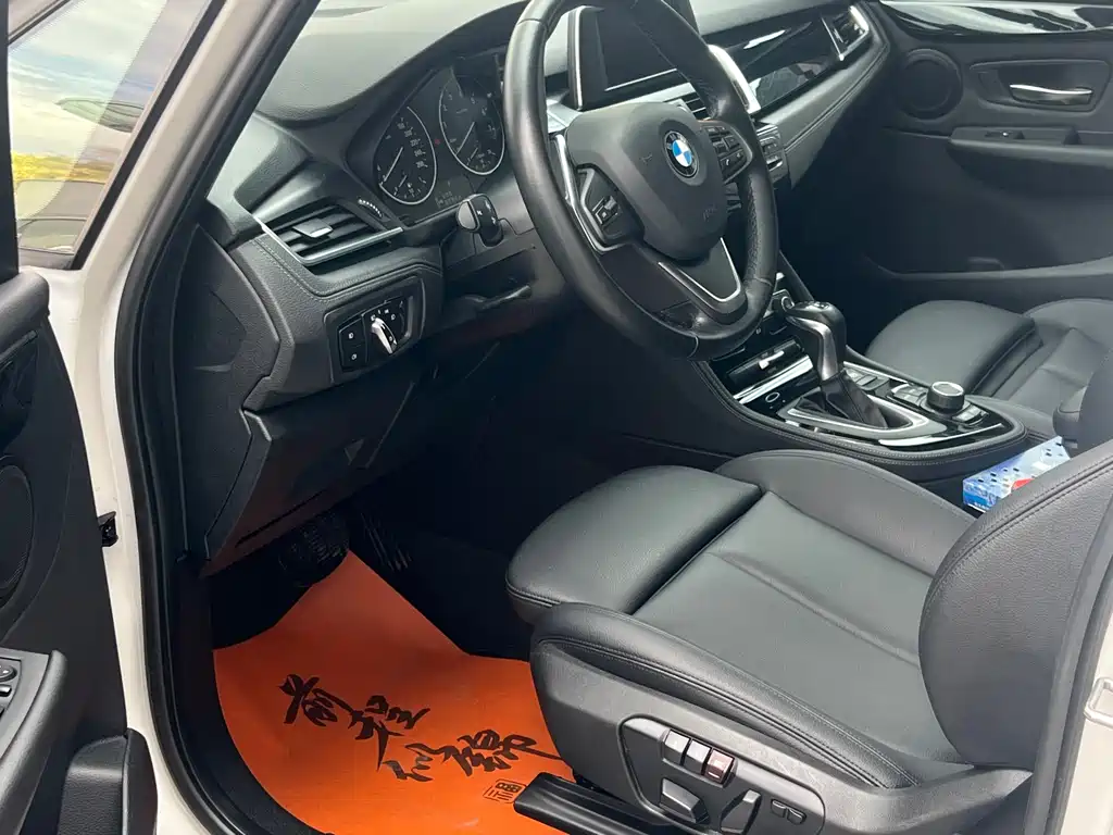 BMW 2 Series Active Tourer 2018 — фото 4