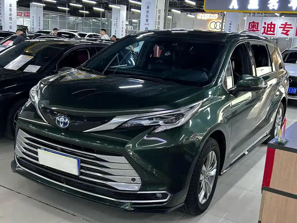 Toyota Sienna 2021 — фото 12