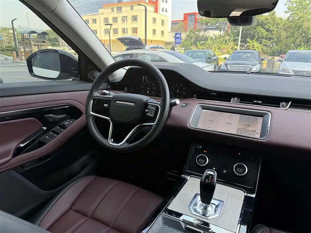 Land Rover Evoque 2023 — фото 24