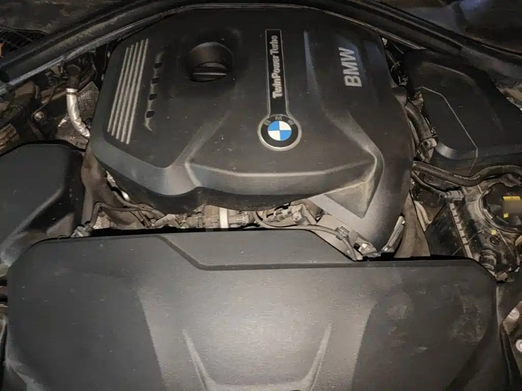 BMW 3 Series 2018 — фото 17