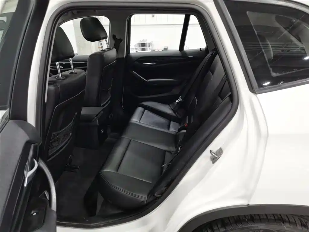 BMW X1 2016 — фото 15