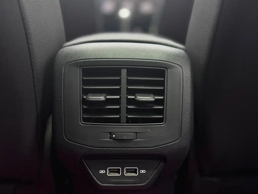 Volkswagen T-Roc 2021 — фото 11