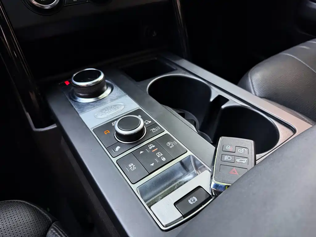 Land Rover Discovery 2019 — фото 10