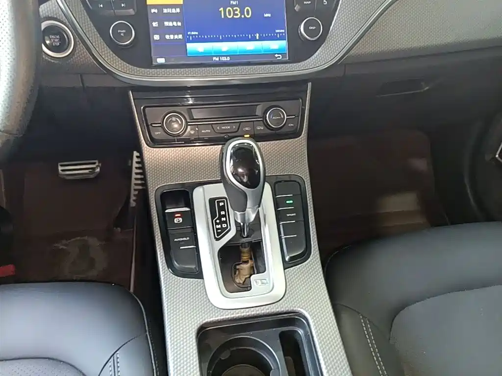Geely Emgrand GS 2018 — фото 14
