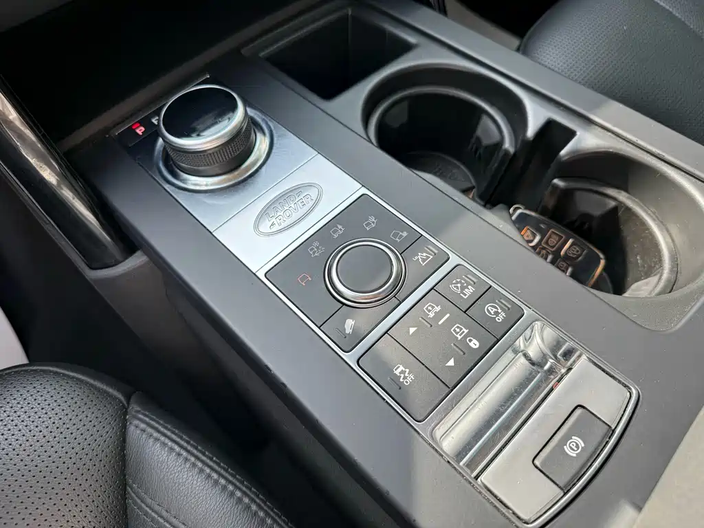 Land Rover Discovery 2018 — фото 12