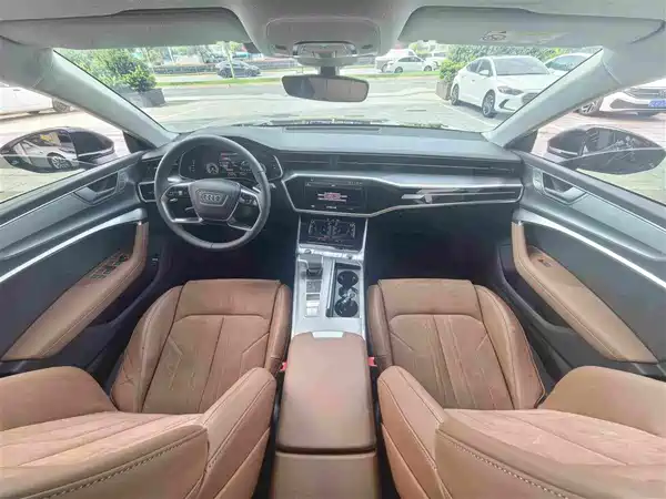 Audi A7L 2025