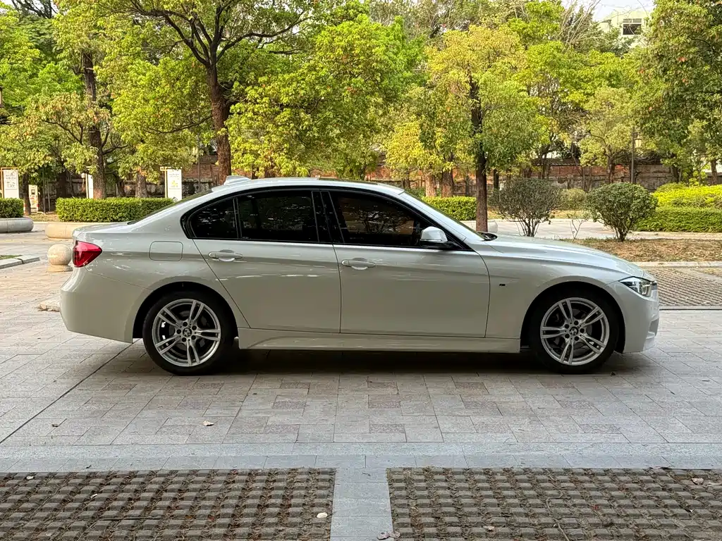 BMW 3 Series 2017 — фото 15