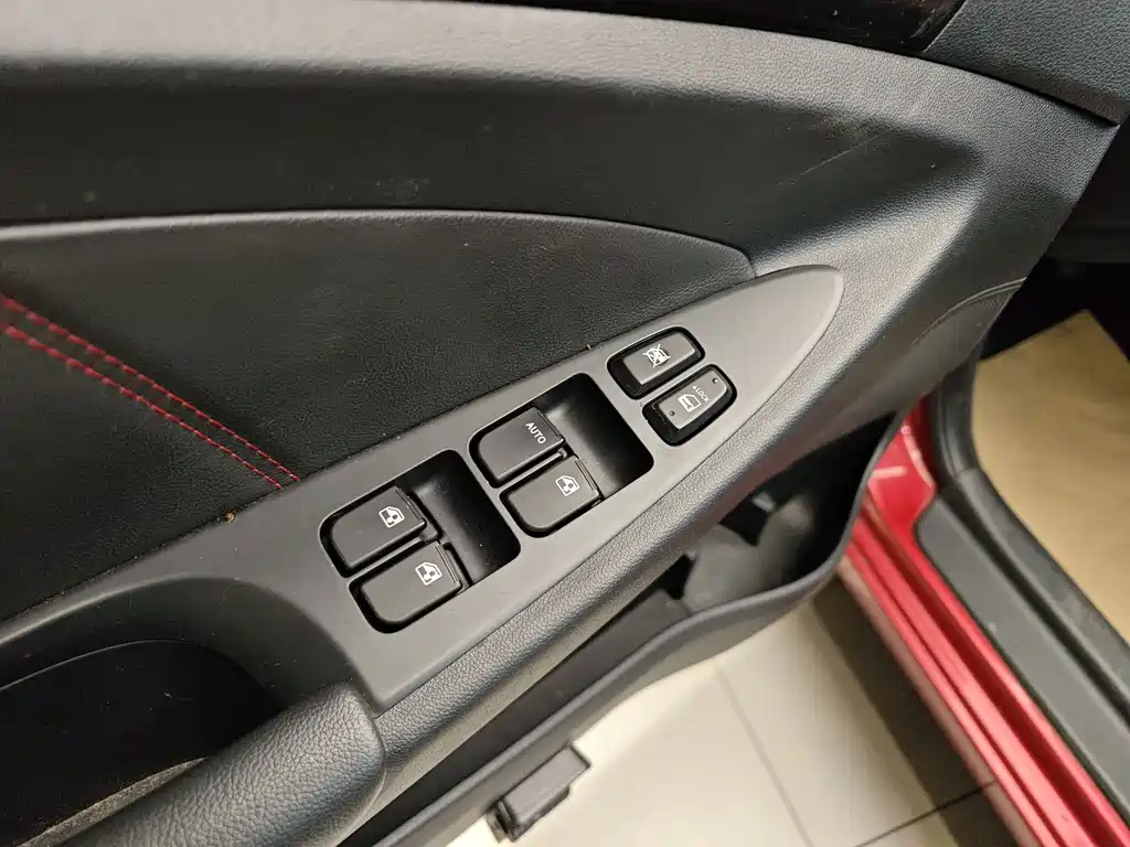 Changan Eado XT 2015 — фото 10