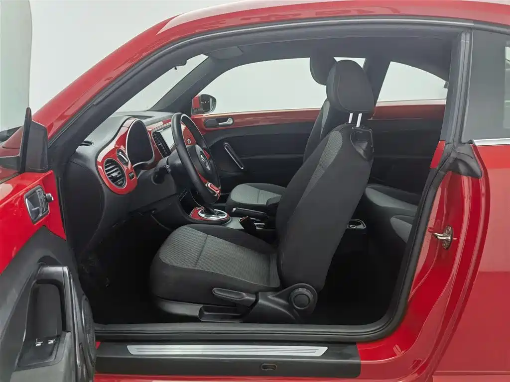 Volkswagen Beetle 2015 — фото 10
