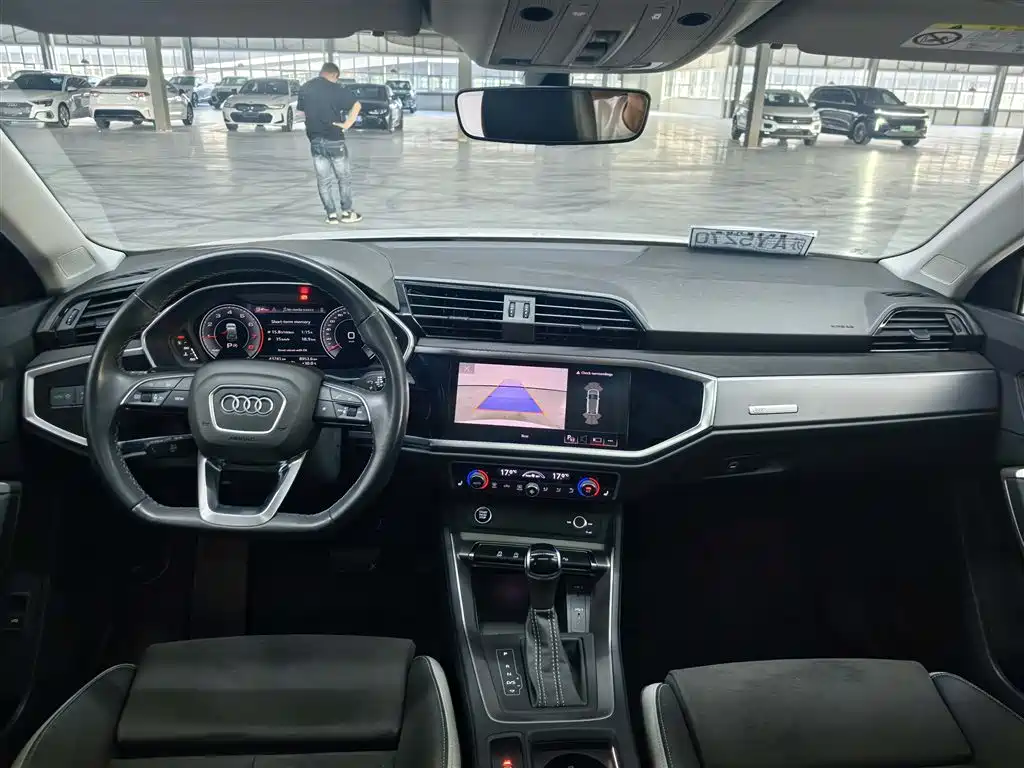 Audi Q3 2022 — фото 13