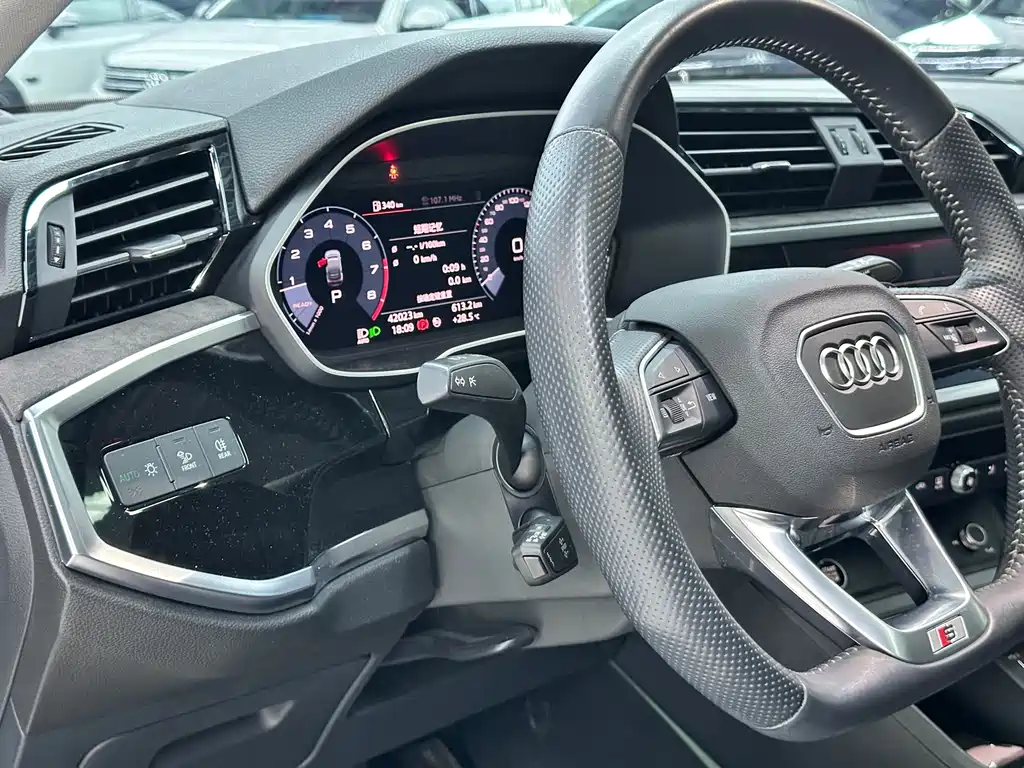 Audi Q3 Sportback 2021 — фото 19