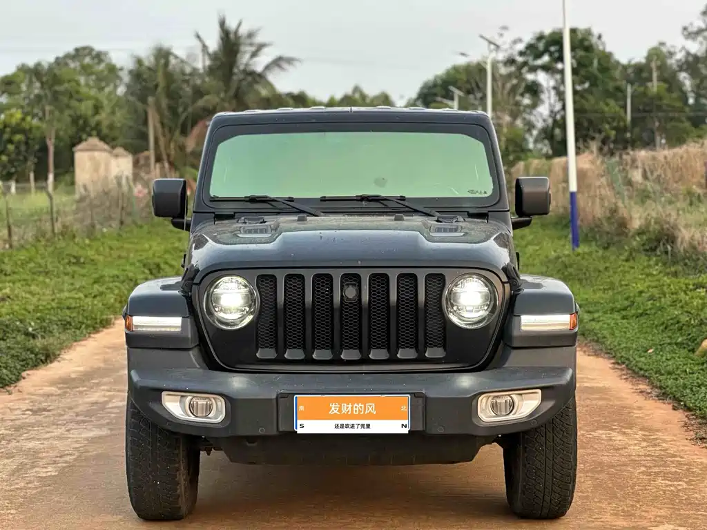 Jeep Wrangler 2020 — фото 2