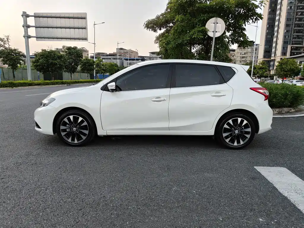 Nissan Tiida 2017