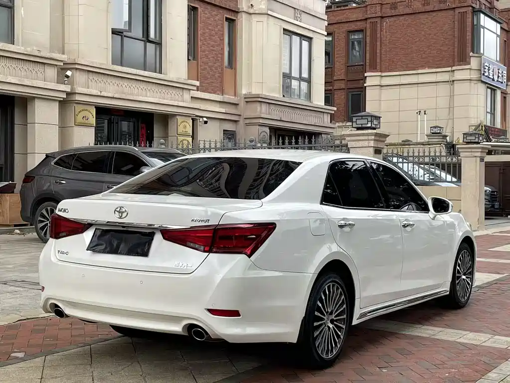 Toyota Crown 2019 — фото 10