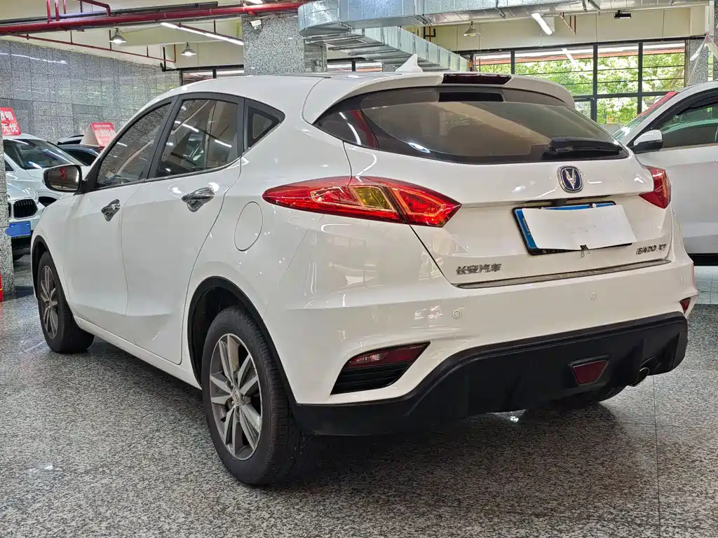 Changan Eado XT 2016 — фото 12