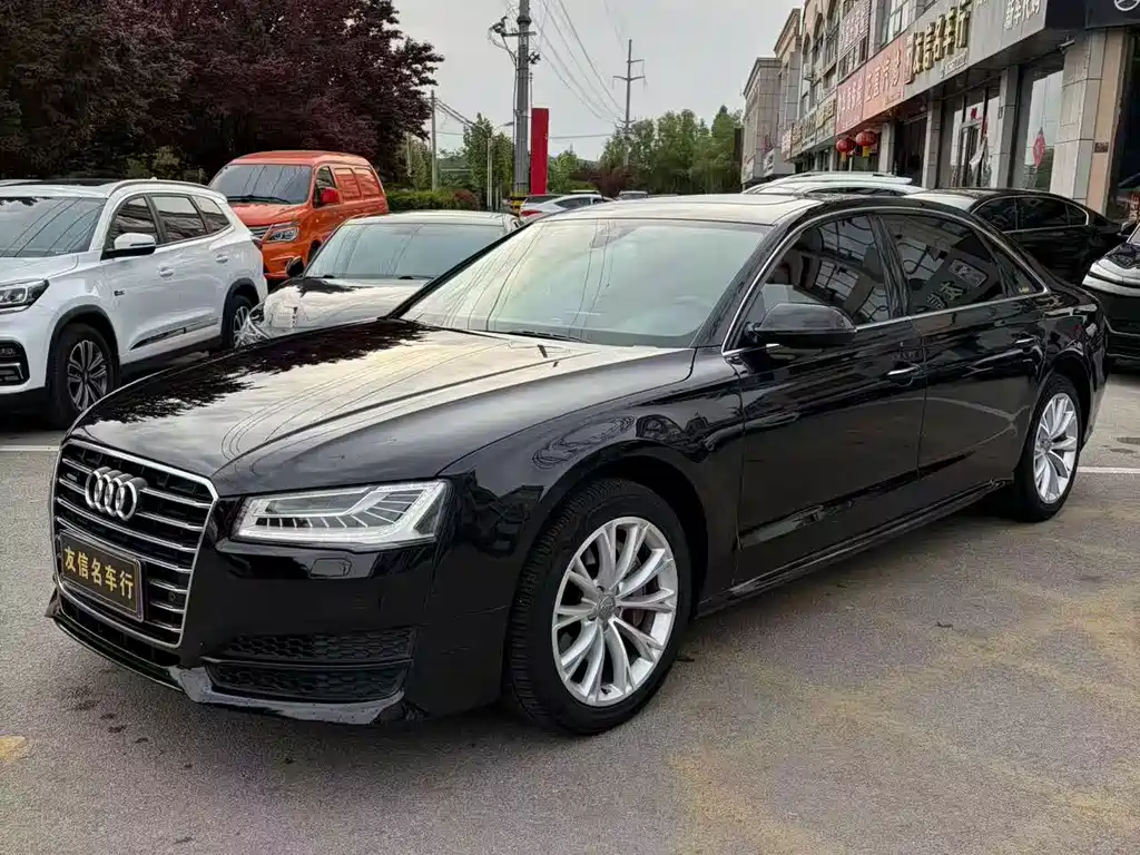 Audi A8 2017 — фото 1