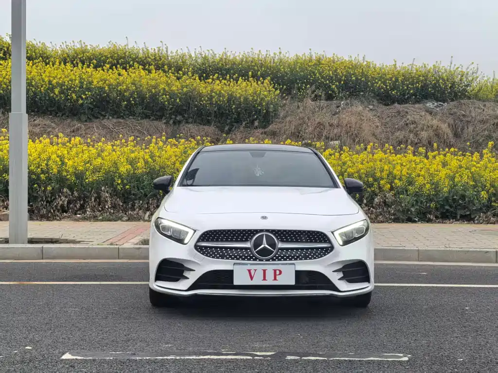 Mercedes-Benz A-Class 2023 — фото 2