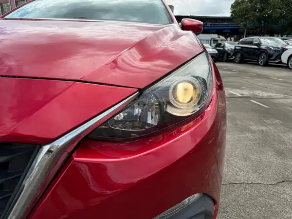 Mazda 3 Axela 2016