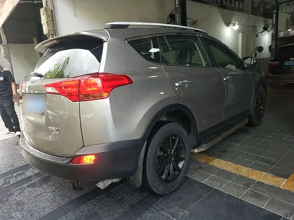 Toyota RAV4 2014