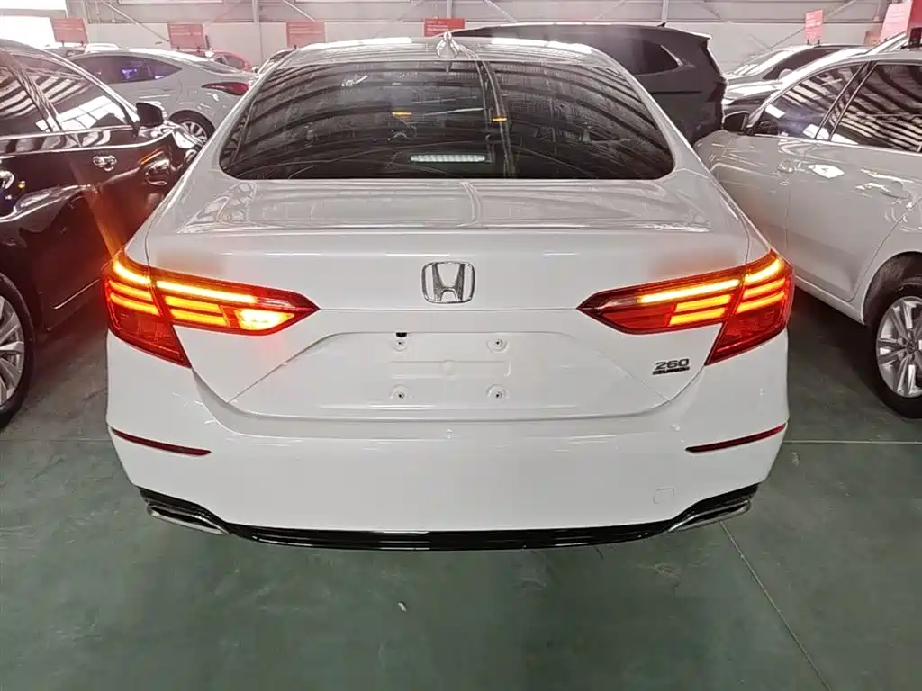 Honda Inspire 2023 — фото 6
