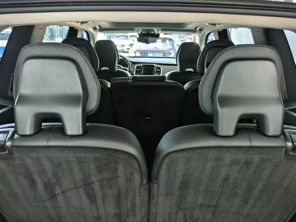 Volvo XC90 2019 — фото 19